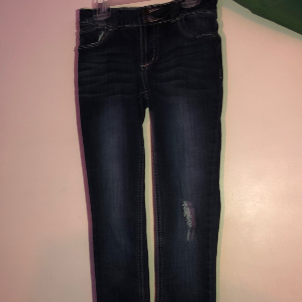 cute jeans with one rip